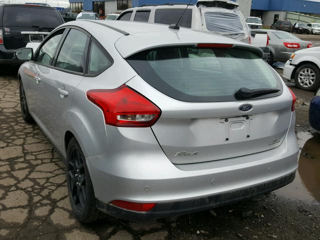 1FADP3K29GL244175 - 2016 FORD FOCUS SE SILVER photo 3