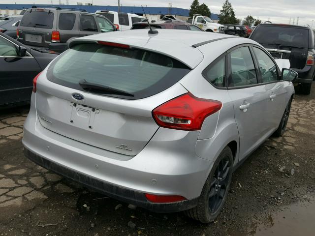 1FADP3K29GL244175 - 2016 FORD FOCUS SE SILVER photo 4