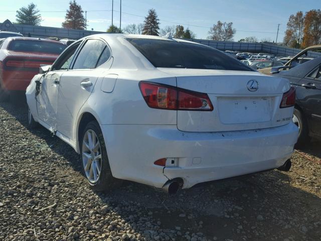 JTHCF5C20C5057360 - 2012 LEXUS IS 250 WHITE photo 3