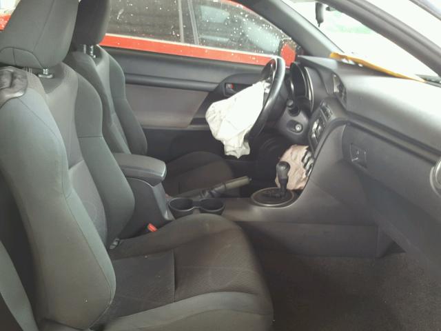 JTKJF5C75B3015807 - 2011 TOYOTA SCION TC 白色 照片 5