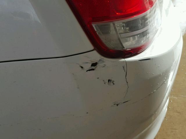 JTKJF5C75B3015807 - 2011 TOYOTA SCION TC 白色 照片 9