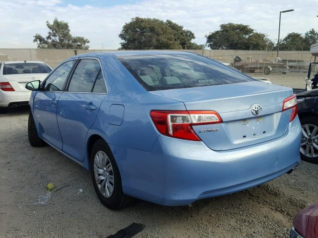 4T4BF1FK8CR261915 - 2012 TOYOTA CAMRY BASE BLUE photo 3