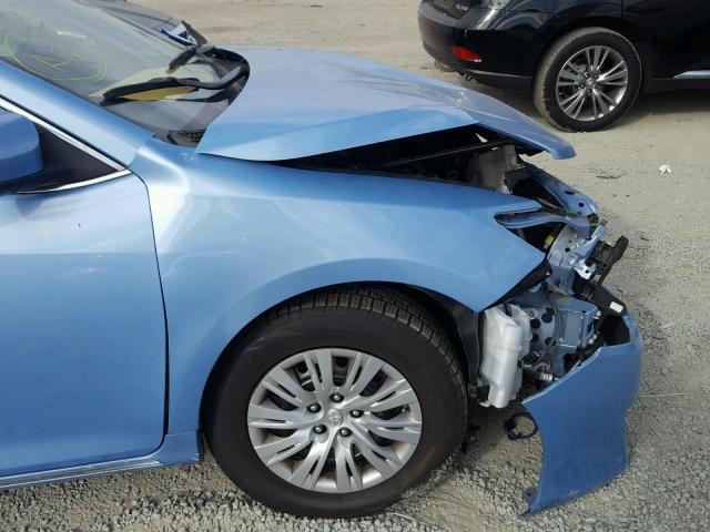 4T4BF1FK8CR261915 - 2012 TOYOTA CAMRY BASE BLUE photo 9