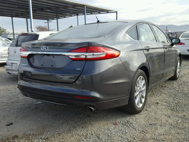 3FA6P0H74HR247594 - 2017 FORD FUSION SE CHARCOAL photo 4