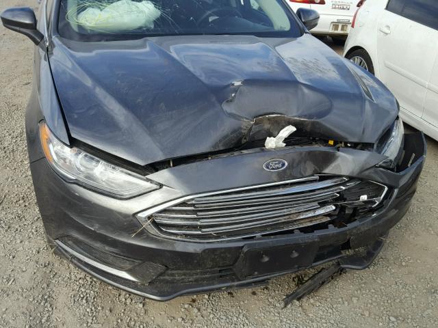 3FA6P0H74HR247594 - 2017 FORD FUSION SE CHARCOAL photo 9