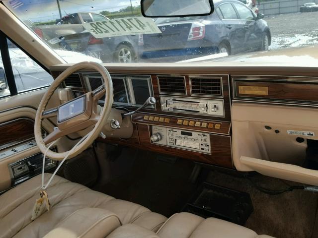 1MRBP95F1BY632156 - 1981 LINCOLN MARK VI GOLD photo 9