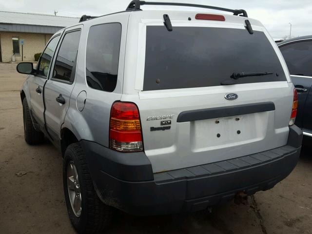 1FMYU03155DA26911 - 2005 FORD ESCAPE XLT SILVER photo 3