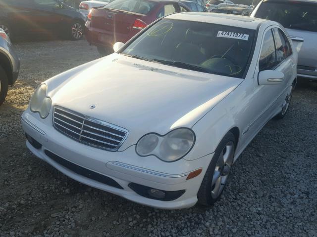 WDBRF52H86F736324 - 2006 MERCEDES-BENZ C GENERATI WHITE photo 2