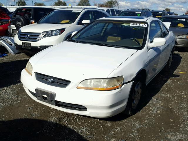 1HGCG3279XA001996 - 1999 HONDA ACCORD EX WHITE photo 2