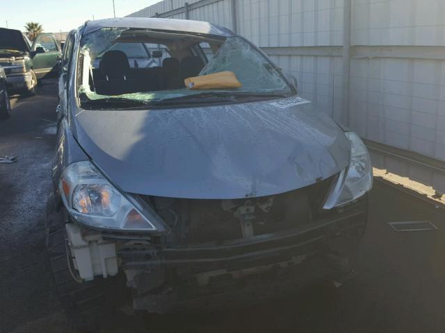 3N1BC1CP8AL420238 - 2010 NISSAN VERSA S SILVER photo 9