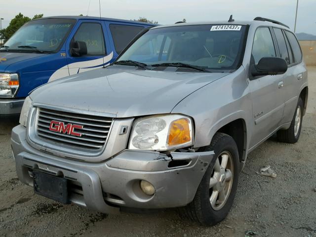 1GKDT13S662196619 - 2006 GMC ENVOY SILVER photo 2