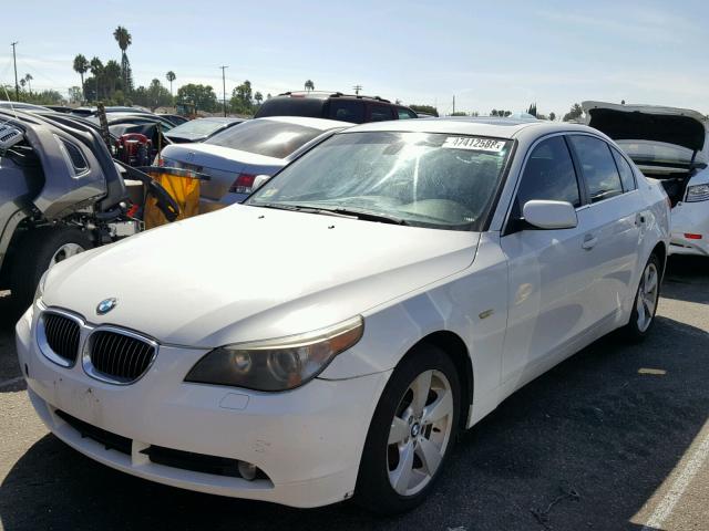 WBANF73576CG69992 - 2006 BMW 530 XI WHITE photo 2