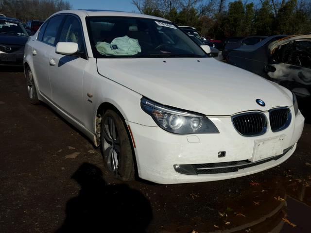 WBANV13589C152167 - 2009 BMW 528 XI WHITE photo 1