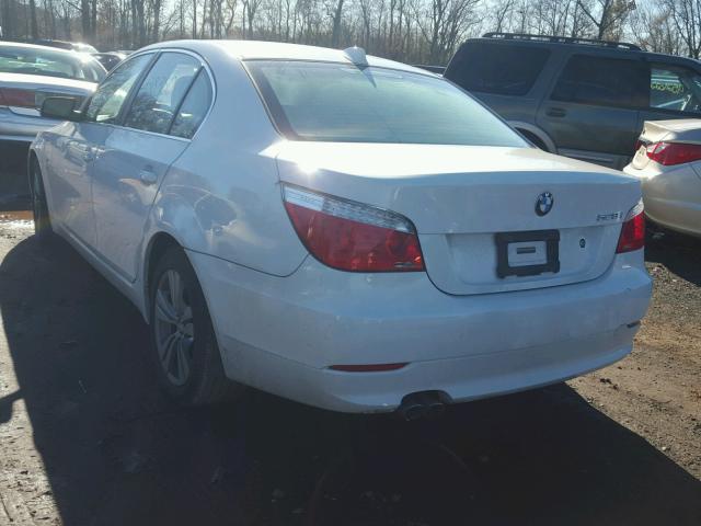 WBANV13589C152167 - 2009 BMW 528 XI WHITE photo 3