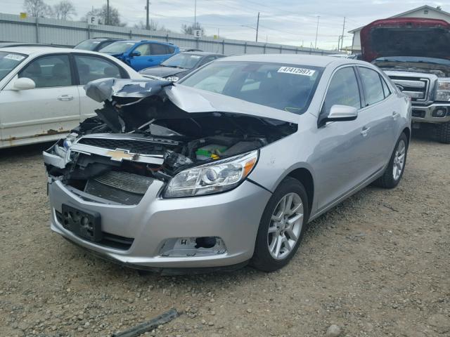 1G11D5RR4DF104901 - 2013 CHEVROLET MALIBU 1LT 银色 照片 2