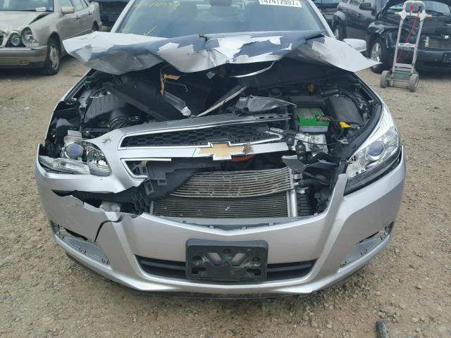 1G11D5RR4DF104901 - 2013 CHEVROLET MALIBU 1LT SILVER photo 9