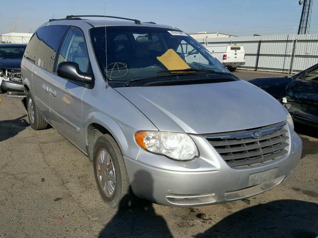 2A4GP54L37R284147 - 2007 CHRYSLER TOWN & COU SILVER photo 1