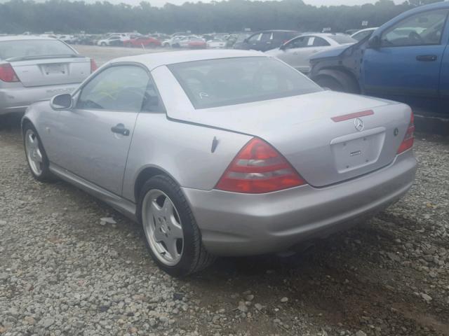 WDBKK47F8XF142526 - 1999 MERCEDES-BENZ SLK 230 KO SILVER photo 3