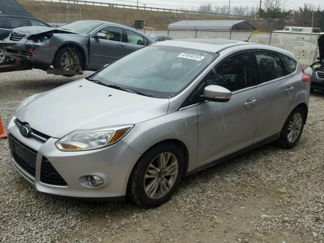 1FAHP3M21CL191366 - 2012 FORD FOCUS SEL SILVER photo 2