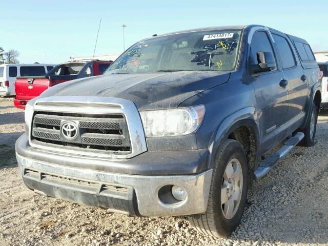 5TFEM5F14CX042013 - 2012 TOYOTA TUNDRA GRAY photo 2