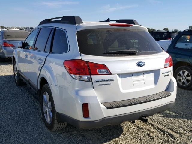 4S4BRDJC0C2239437 - 2012 SUBARU OUTBACK 3. WHITE photo 3