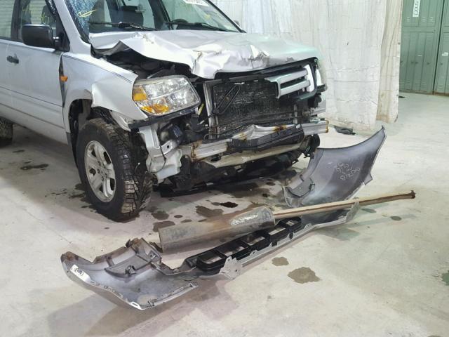 2HKYF18106H532526 - 2006 HONDA PILOT LX GRAY photo 9