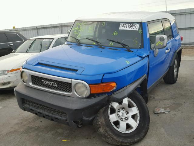 JTEBU11F270099576 - 2007 TOYOTA FJ CRUISER BLUE photo 2