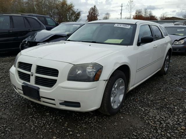 2D4FV47T67H886790 - 2007 DODGE MAGNUM SE WHITE photo 2