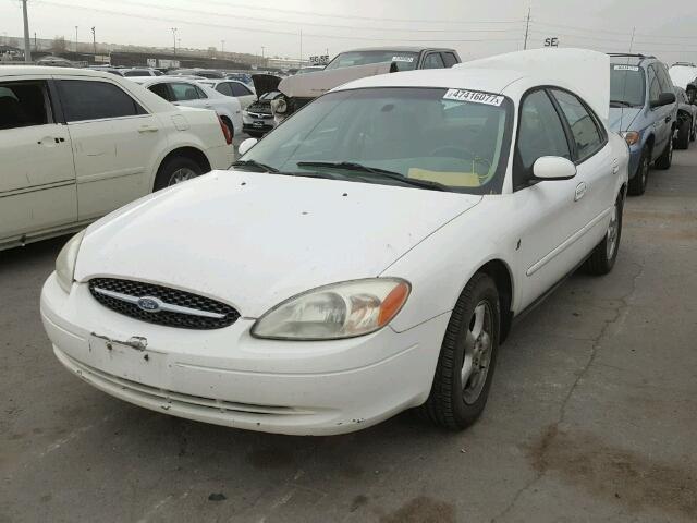 1FAFP53221A239289 - 2001 FORD TAURUS SE WHITE photo 2