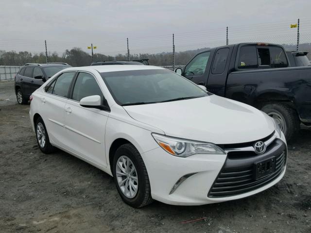 4T4BF1FK4FR448136 - 2015 TOYOTA CAMRY LE WHITE photo 1