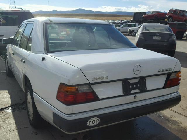 WDBED30E0LB262003 - 1990 MERCEDES-BENZ 300 E 4MAT WHITE photo 3