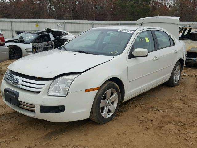 3FAHP07118R138628 - 2008 FORD FUSION SE WHITE photo 2