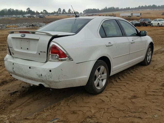 3FAHP07118R138628 - 2008 FORD FUSION SE WHITE photo 4