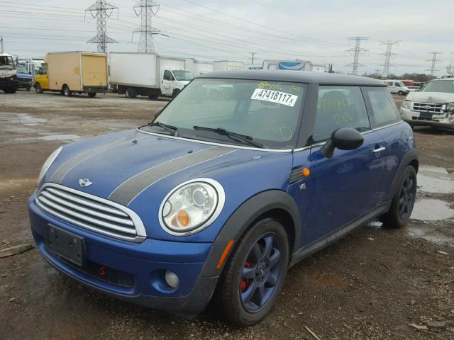 WMWMF335X7TU62578 - 2007 MINI COOPER BLUE photo 2