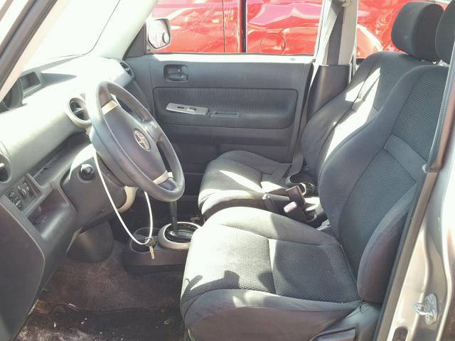 JTLKT324750199870 - 2005 TOYOTA SCION XB Gris foto 5