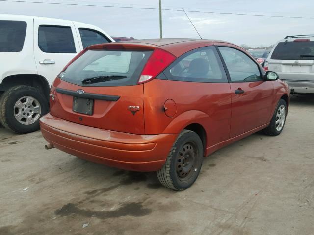 3FAFP31N65R127527 - 2005 FORD FOCUS ZX3 ORANGE photo 4