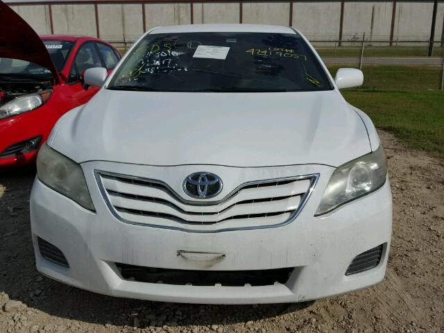 4T4BF3EK1BR161649 - 2011 TOYOTA CAMRY BASE WHITE photo 9