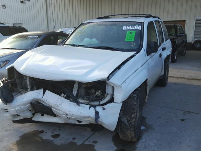 1GNDT13S342348436 - 2004 CHEVROLET TRAILBLAZE WHITE photo 2