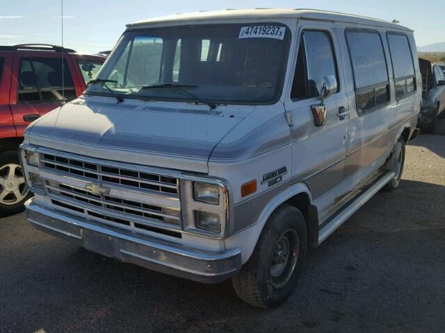 1GBEG25H8J7158403 - 1988 CHEVROLET G20 TWO TONE photo 2