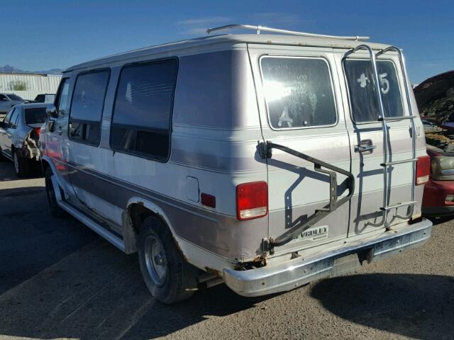 1GBEG25H8J7158403 - 1988 CHEVROLET G20 TWO TONE photo 3