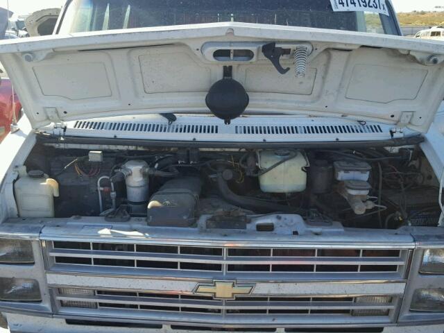 1GBEG25H8J7158403 - 1988 CHEVROLET G20 TWO TONE photo 7