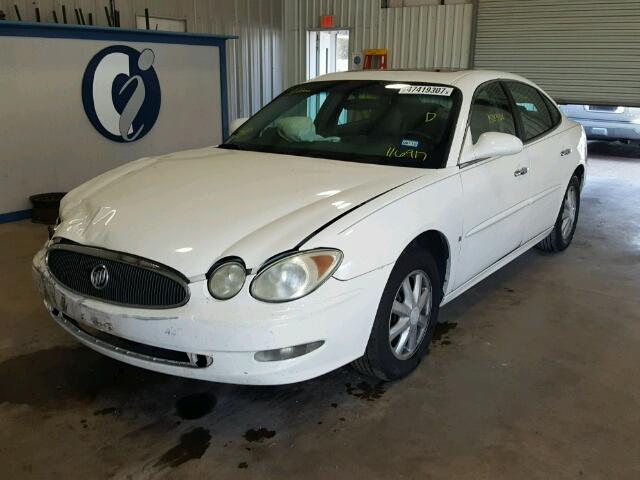 2G4WD582361116917 - 2006 BUICK LACROSSE C WHITE photo 2