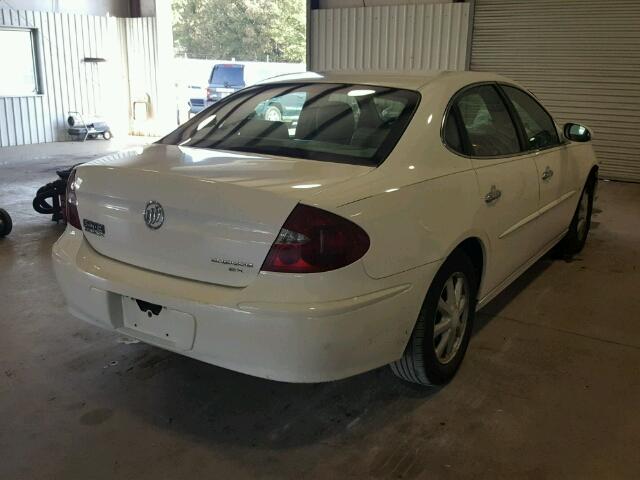 2G4WD582361116917 - 2006 BUICK LACROSSE C WHITE photo 4