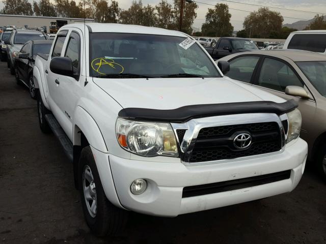 3TMJU4GN4BM125536 - 2011 TOYOTA TACOMA DOU WHITE photo 1