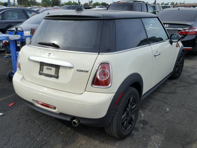 WMWSU3C51DT690218 - 2013 MINI COOPER WHITE photo 4