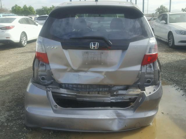 JHMGE8H46AS025186 - 2010 HONDA FIT SPORT GRAY photo 9