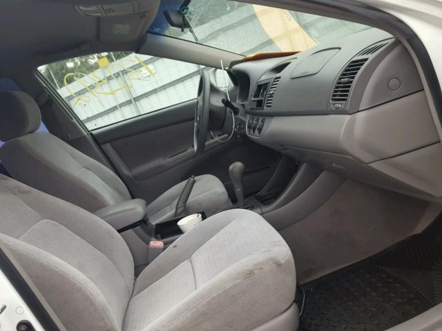 4T1BE32KX4U309477 - 2004 TOYOTA CAMRY LE 白色 照片 5