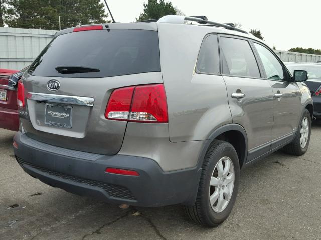 5XYKTDA66DG337976 - 2013 KIA SORENTO LX GRAY photo 4