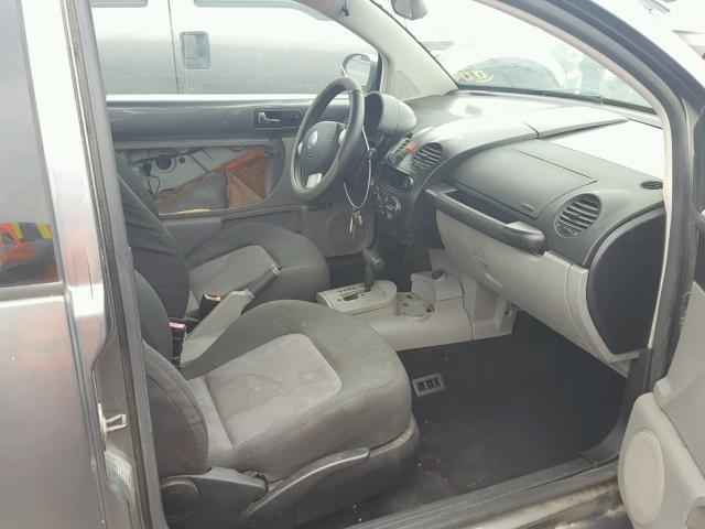 3VWBK31C05M403040 - 2005 VOLKSWAGEN NEW BEETLE 灰色 照片 5