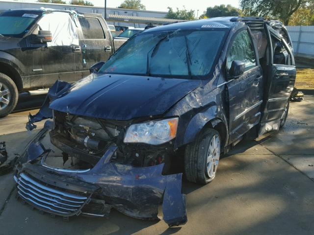 2C4RC1BG6FR637102 - 2015 CHRYSLER TOWN & COU BLUE photo 2